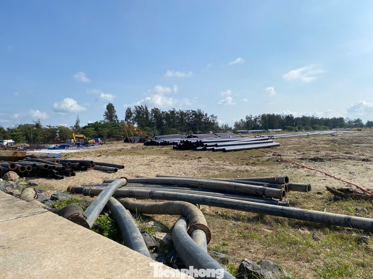 Ông Nguyễn Việt Quang - Phó Chủ tịch kiêm Tổng Giám đốc Tập đoàn Vingroup cam kết: “Chúng tôi xác định, phát triển đô thị tại Cần Giờ không thể đi theo lối mòn cũ mà cần mang một cách tiếp cận hoàn toàn mới, kết hợp hài hòa và cân bằng giữa phát triển và bảo tồn, nơi sự hiện đại và thiên nhiên cộng hưởng với nhau để nâng cao chất lượng sống của con người".