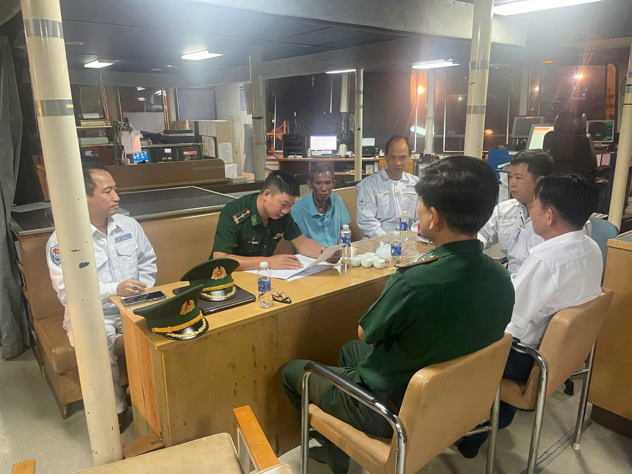 Bộ đội Biên phòng tỉnh Bà Rịa - Vũng Tàu tiếp nhận thông tin ban đầu về sự việc. Bộ đội Biên phòng tỉnh Bà Rịa - Vũng Tàu tiếp nhận thông tin ban đầu về sự việc.