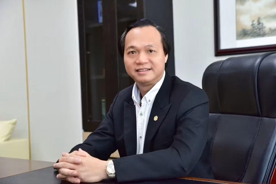 Ông Bùi Quang Anh Vũ - Tổng Giám đốc Phát Đạt - đăng ký bán sạch hơn 1,43 triệu cổ phiếu để giảm sở hữu về 0%. Ông Bùi Quang Anh Vũ - Tổng Giám đốc Phát Đạt - đăng ký bán sạch hơn 1,43 triệu cổ phiếu để giảm sở hữu về 0%.