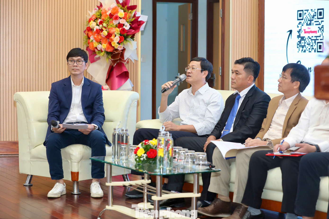 Các đại biểu tham gia thảo luận tại hội thảo.