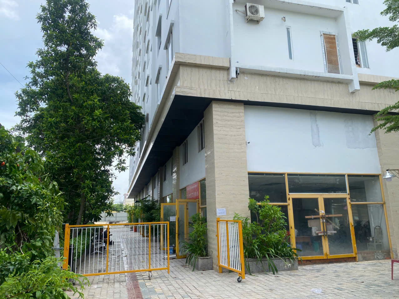 Năm 2015, chủ đầu tư mở bán căn hộ. Nhiều người mua cũng đã thanh toán tiền theo tiến độ ghi trong hợp đồng.