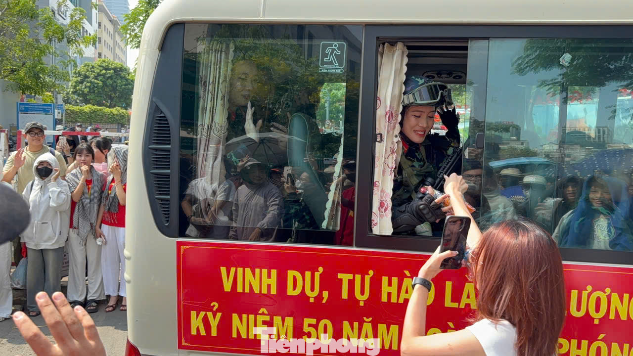 Tình cảm của người dân dành cho các chiến sĩ.