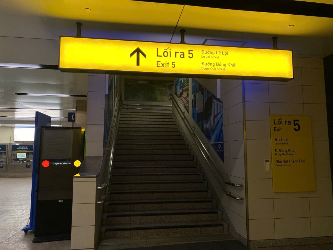 Hành khách cũng có thể lựa chọn lối ra số 5 để đi ra đường Lê Lợi và đường Đồng Khởi.