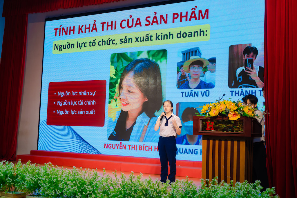 Vòng chung kết năm nay quy tụ 20 dự án xuất sắc, được tuyển chọn từ 185 dự án tham gia sơ khảo đến từ 200 trường. Vòng chung kết năm nay quy tụ 20 dự án xuất sắc, được tuyển chọn từ 185 dự án tham gia sơ khảo đến từ 200 trường.