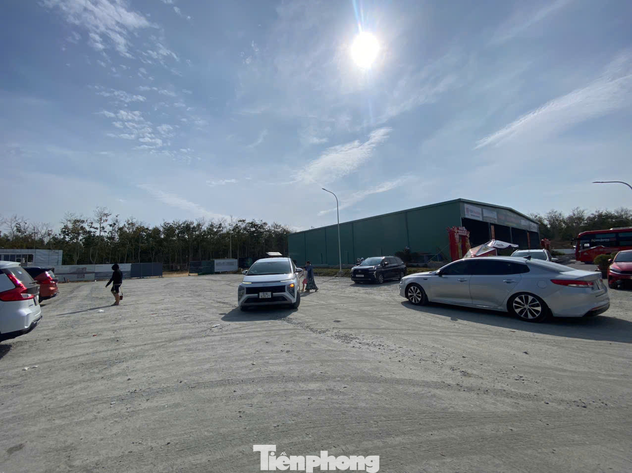 Bên trong khuôn viên trạm dừng nghỉ.