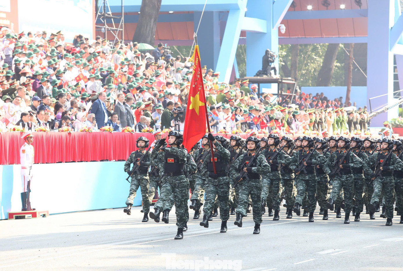 Khối Nữ Cảnh sát đặc công.