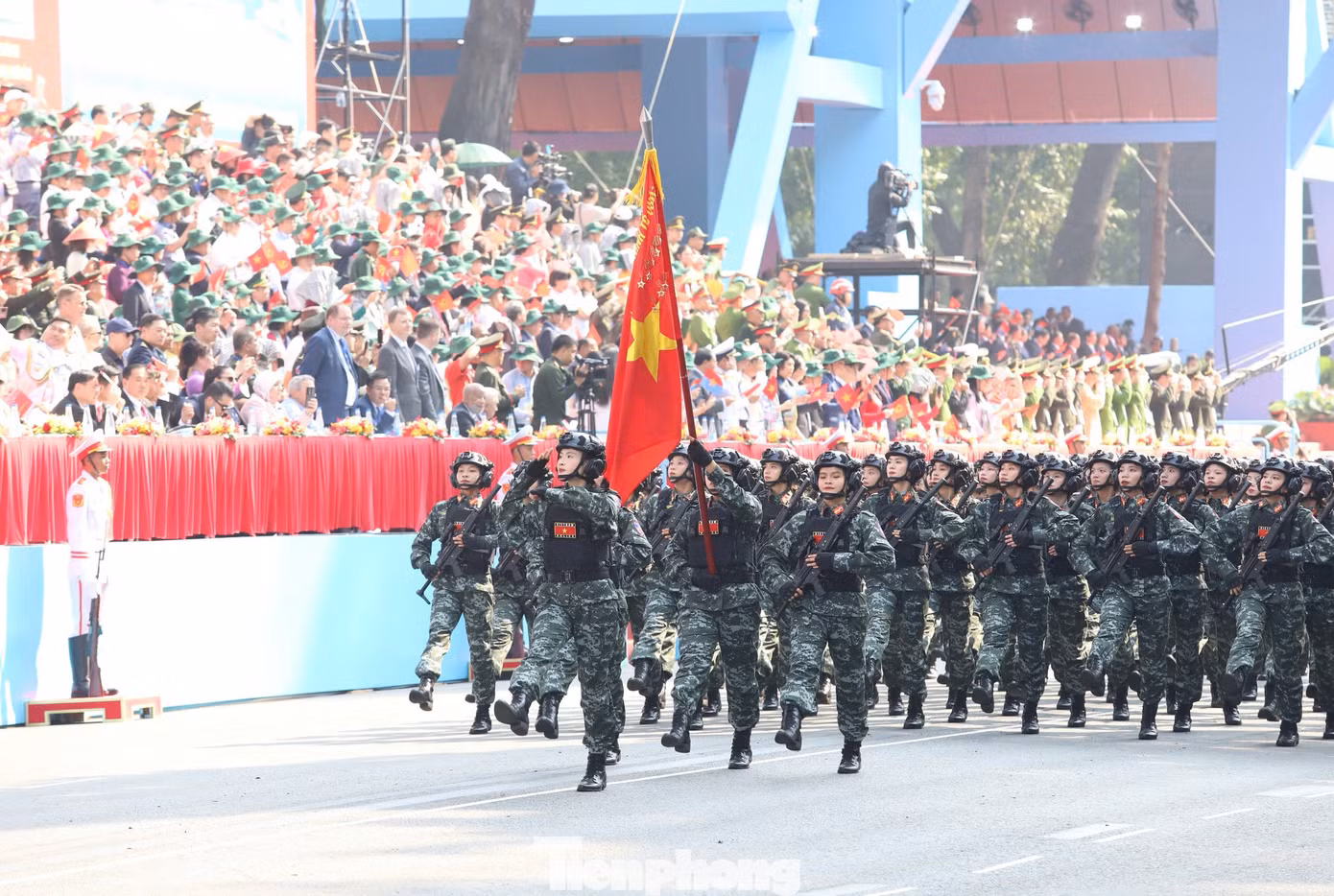 Khối Nữ Cảnh sát đặc công.