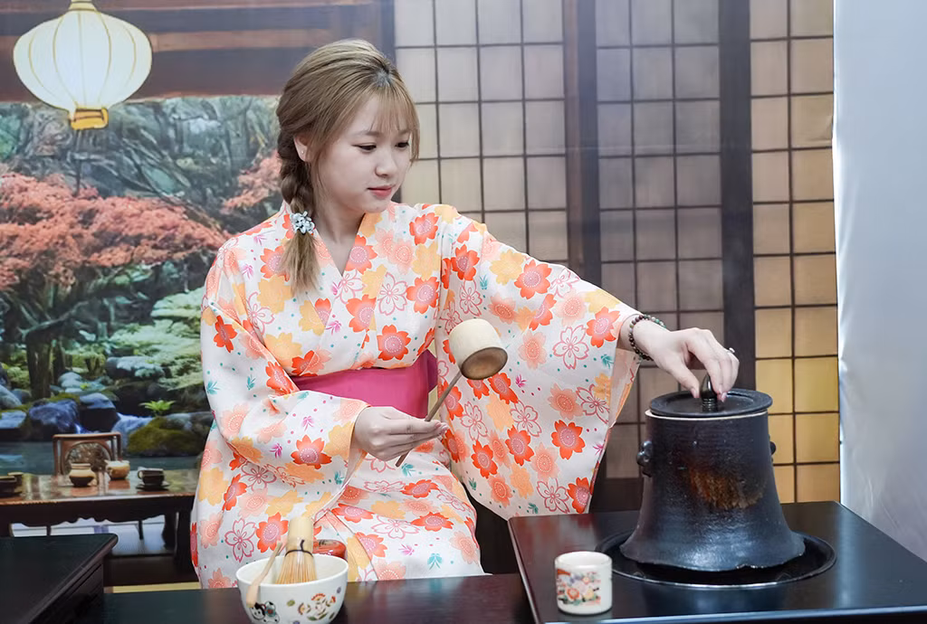 Thí sinh thể hiện sân khấu hóa ấn tượng bằng tiếng Việt và tiếng Nhật.