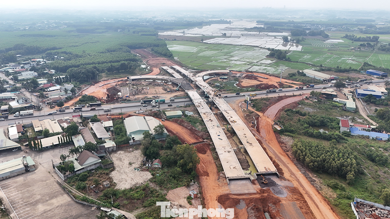 Công trình được khởi công từ tháng 7/2023, thời gian xây dựng 885 ngày, tổng giá trị hơn 2.630 tỷ đồng.