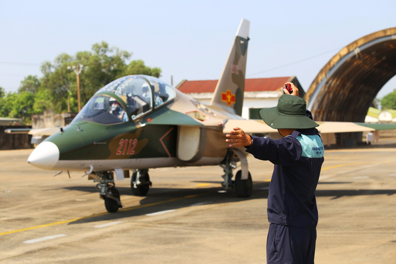 Từng nhân viên kỹ thuật phải học tập, nắm vững tất cả kiến thức về các dòng máy bay để đáp ứng nhu cầu nhiệm vụ.