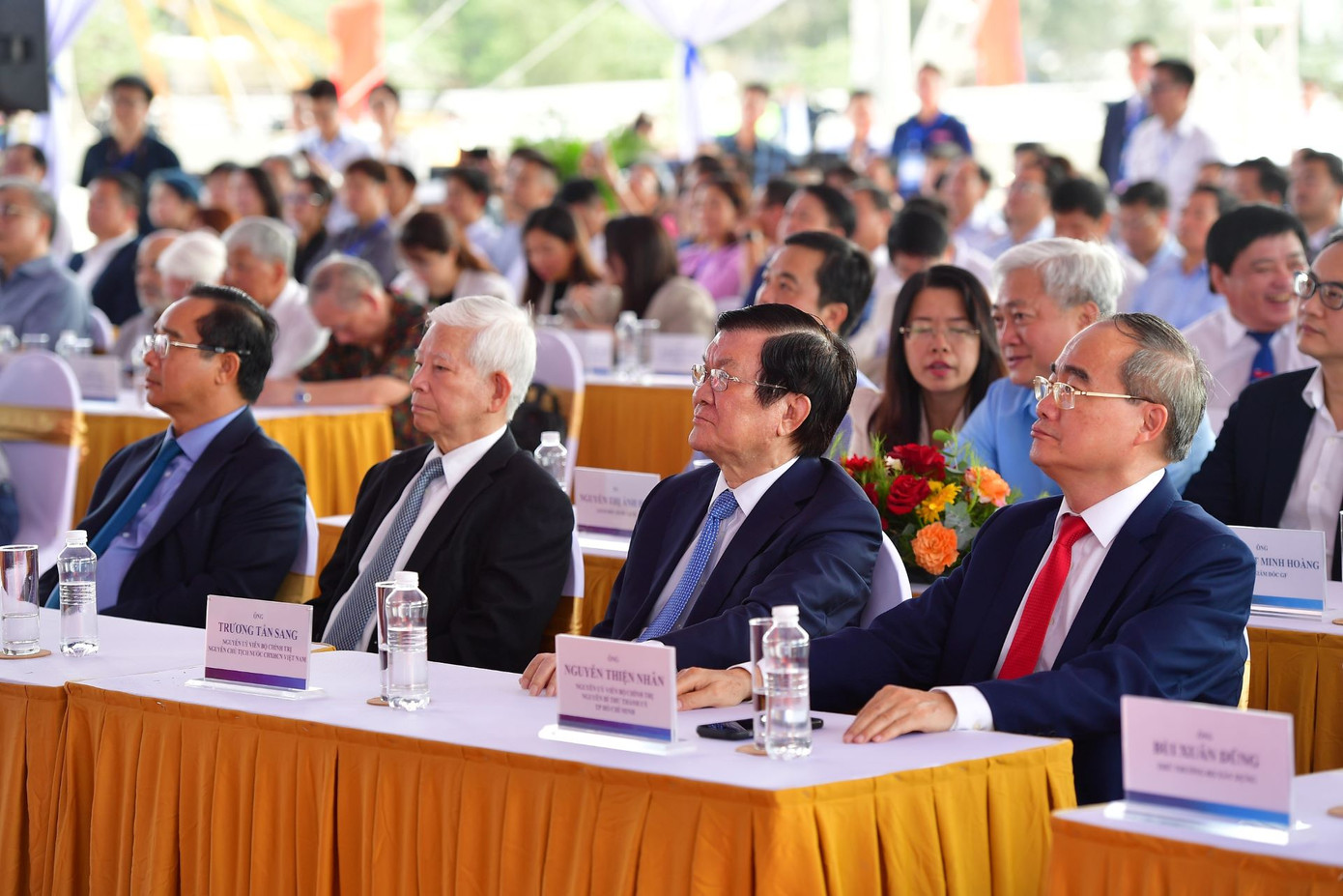 Các đại biểu tham dự lễ khởi công. Các đại biểu tham dự lễ khởi công.
