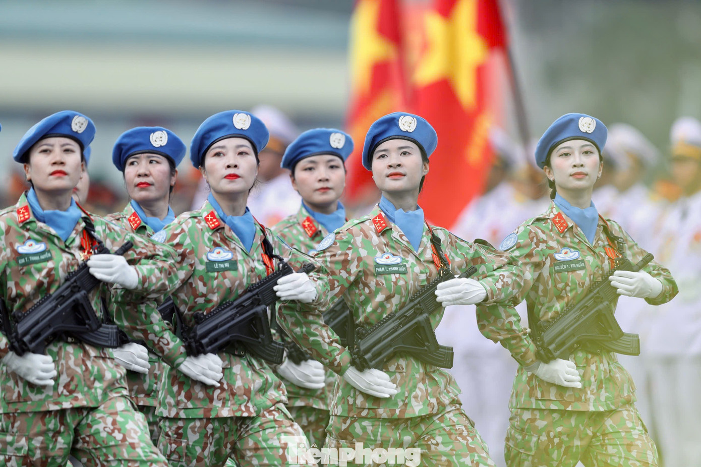 Khối Lực lượng Gìn giữ hòa bình của Bộ Quốc phòng tham gia lễ diễu binh, diễu hành.