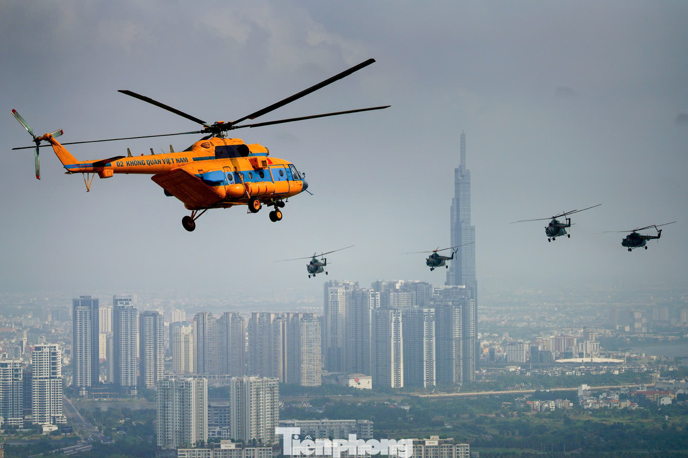 Tại thời điểm khai trương, The Landmark 81 không chỉ trở thành tòa nhà cao nhất Đông Nam Á mà còn đột phá các kỷ lục khác như tầng quan sát cao nhất Việt Nam, căn hộ cao nhất Việt Nam và nhà hàng, quán bar cao nhất Đông Nam Á.