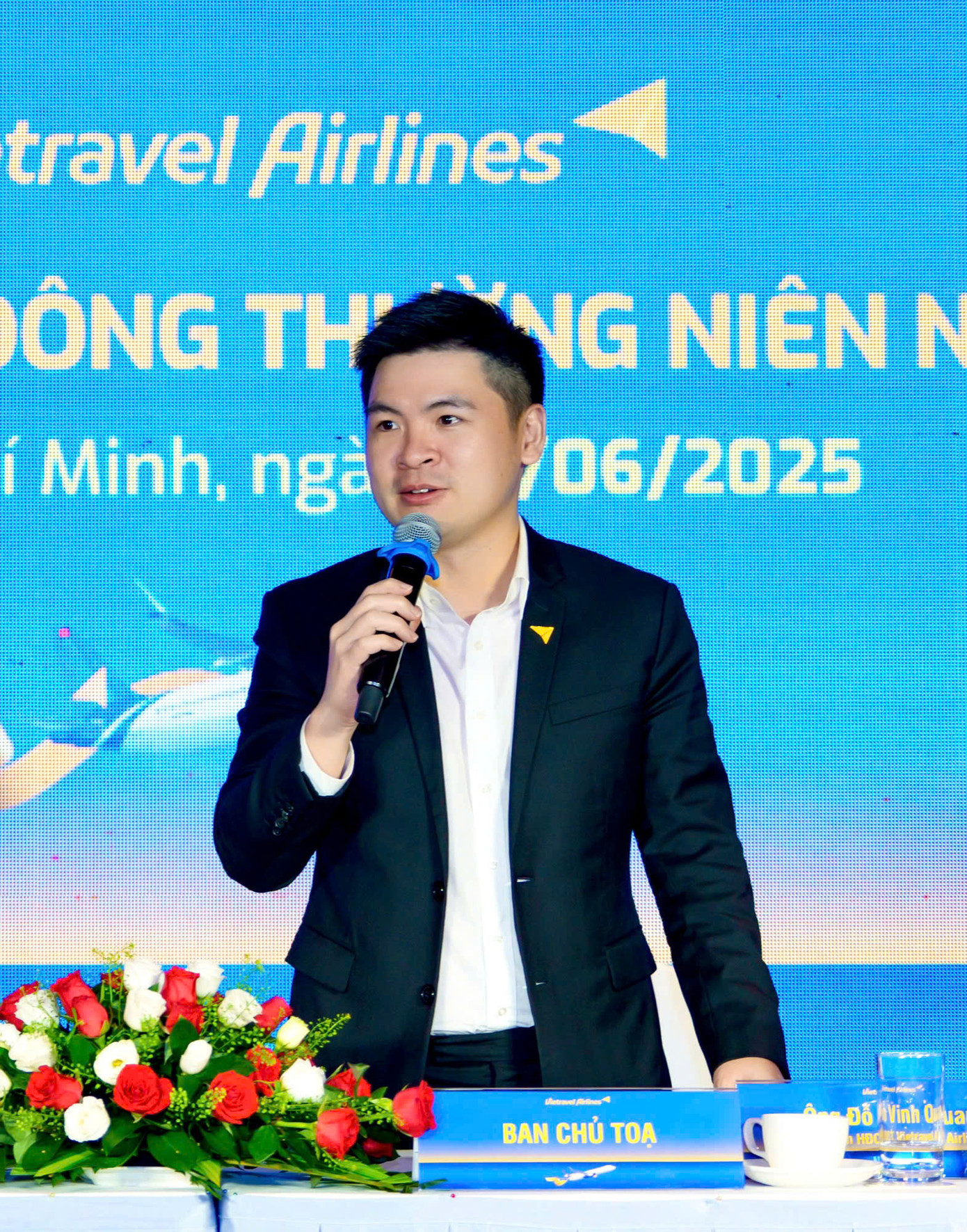 Chủ tịch Hội đồng quản trị Vietravel Airlines Đỗ Vinh Quang phát biểu tại đại hội. Chủ tịch Hội đồng quản trị Vietravel Airlines Đỗ Vinh Quang phát biểu tại đại hội.