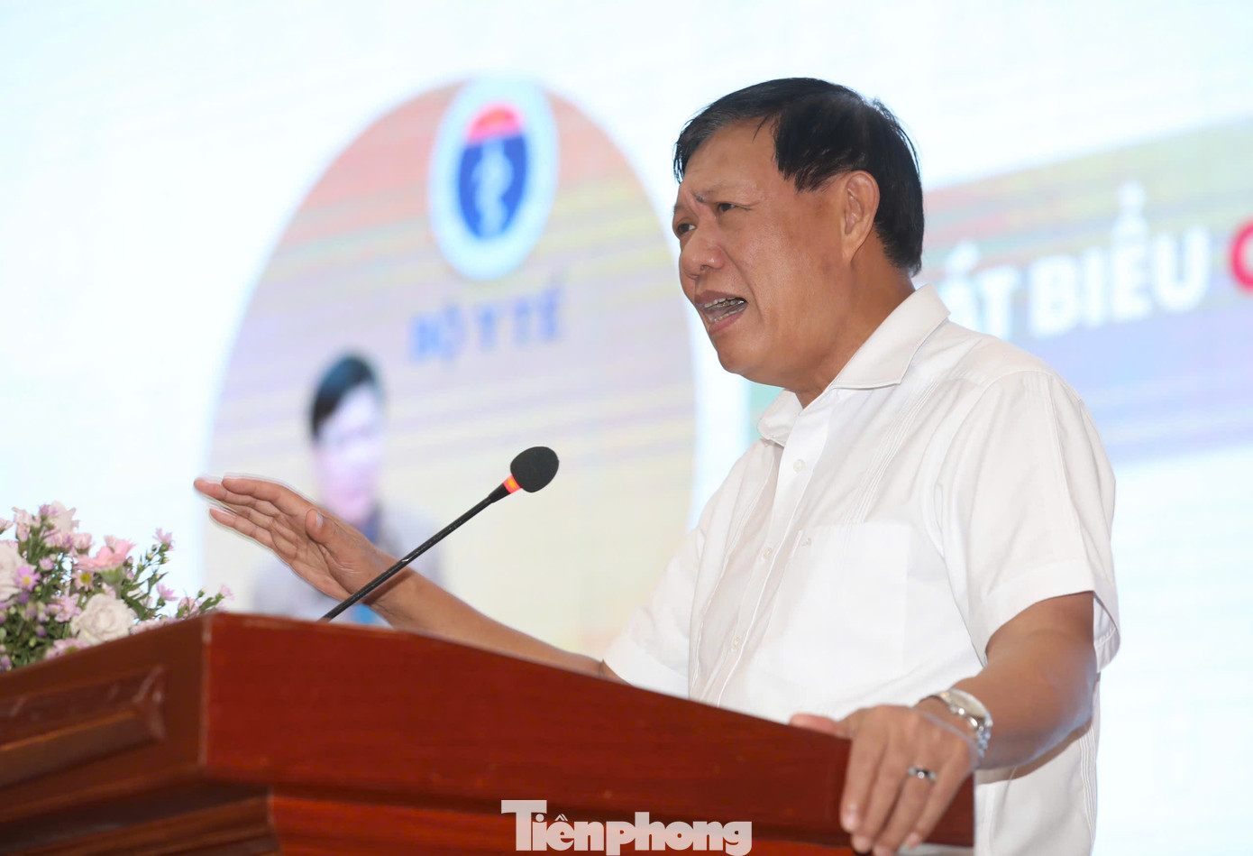 Thứ trưởng Bộ Y tế Đỗ Xuân Tuyên phát biểu kết luận hội thảo.