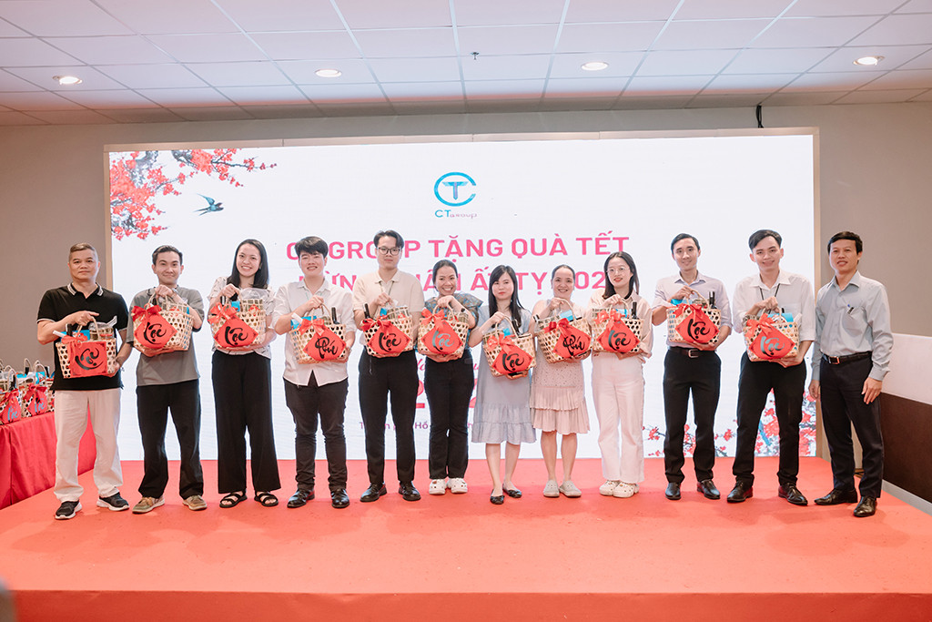 Những túi quà Tết dành cho CBNV.