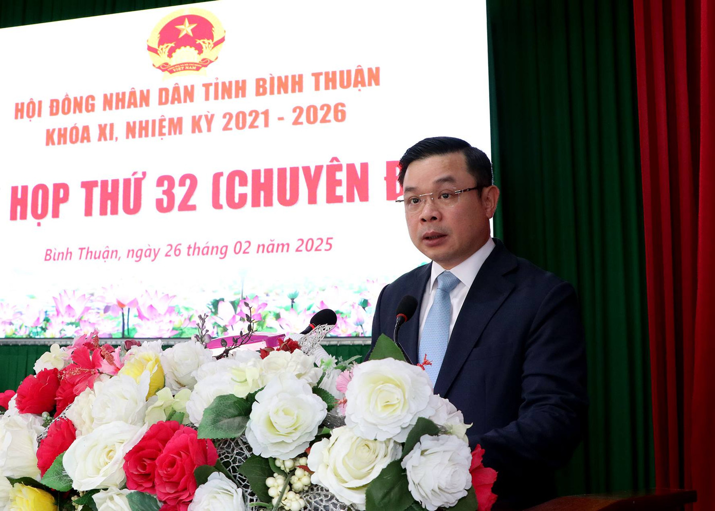 Ông Đỗ Hữu Huy phát biểu nhận nhiệm vụ sau khi được HĐND tỉnh Bình Thuận bầu làm Chủ tịch UBND tỉnh Bình Thuận.