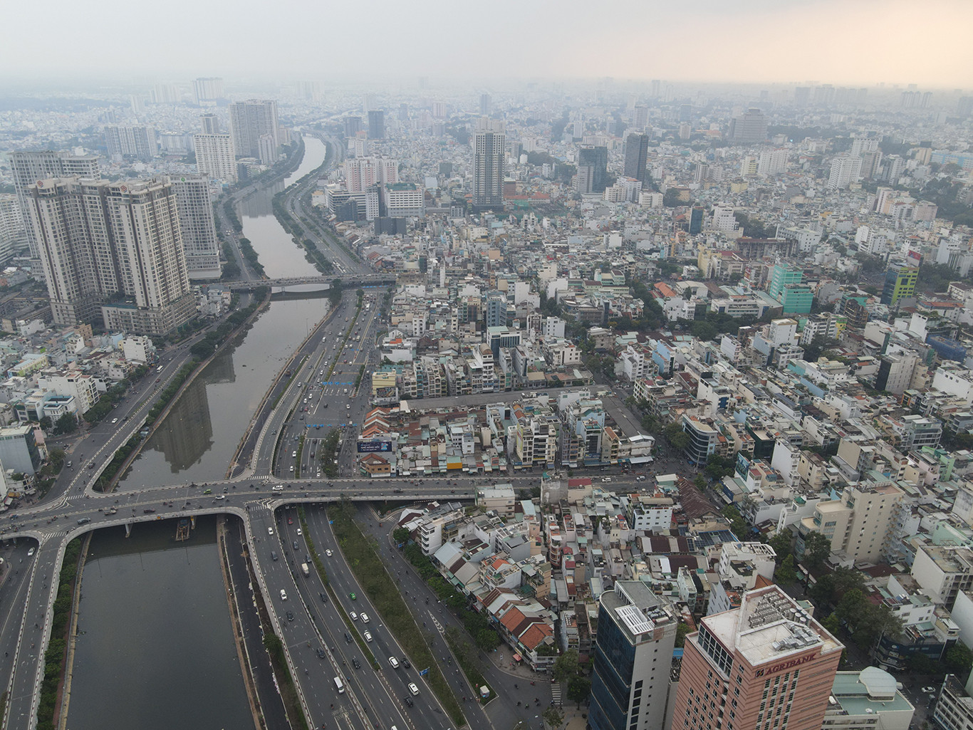 Các chuyên gia từ Dat Xanh Services - FERI đưa ra dự báo, 3 kịch bản tăng trưởng cho thị trường bất động sản từ quý II/2025. Các chuyên gia từ Dat Xanh Services - FERI đưa ra dự báo, 3 kịch bản tăng trưởng cho thị trường bất động sản từ quý II/2025.