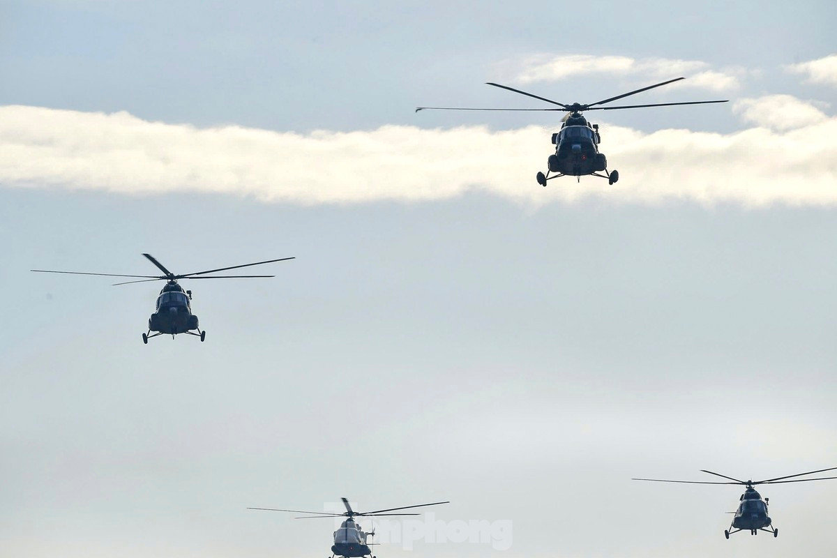 Nhiệm vụ của phi đội trực thăng là mang cờ Tổ quốc bay qua Dinh Độc Lập tại lễ kỷ niệm 50 năm ngày thống nhất đất nước (30/4/1975 - 30/4/2025).