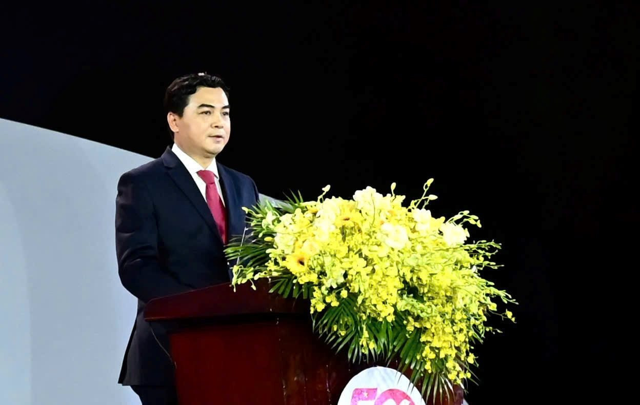 Ông Nguyễn Hoài Anh - Bí thư Tỉnh ủy Bình Thuận - phát biểu tại lễ kỷ niệm. Ảnh: Báo Bình Thuận. Ông Nguyễn Hoài Anh - Bí thư Tỉnh ủy Bình Thuận - phát biểu tại lễ kỷ niệm. Ảnh: Báo Bình Thuận.