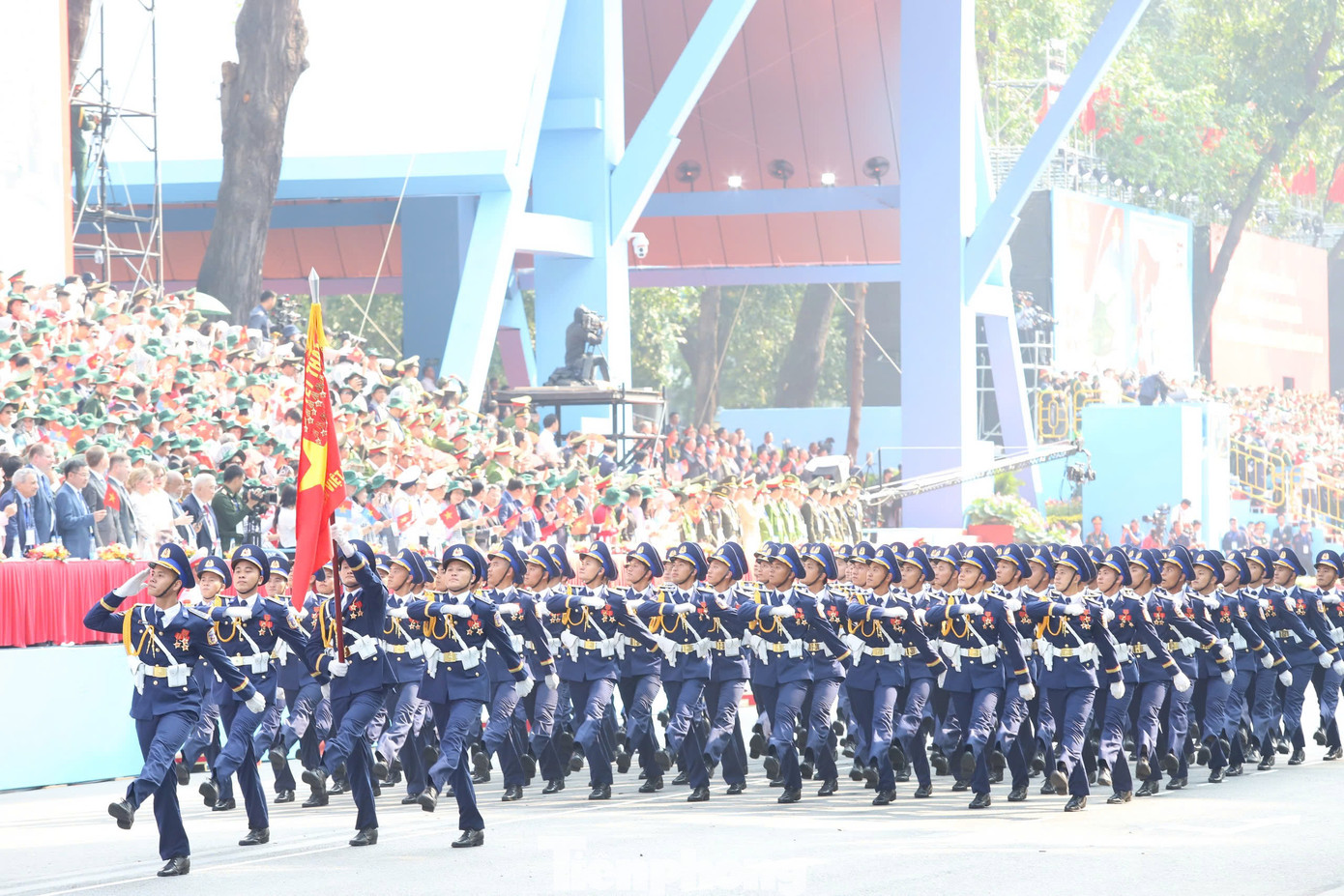 Khối sĩ quan Cảnh sát biển.