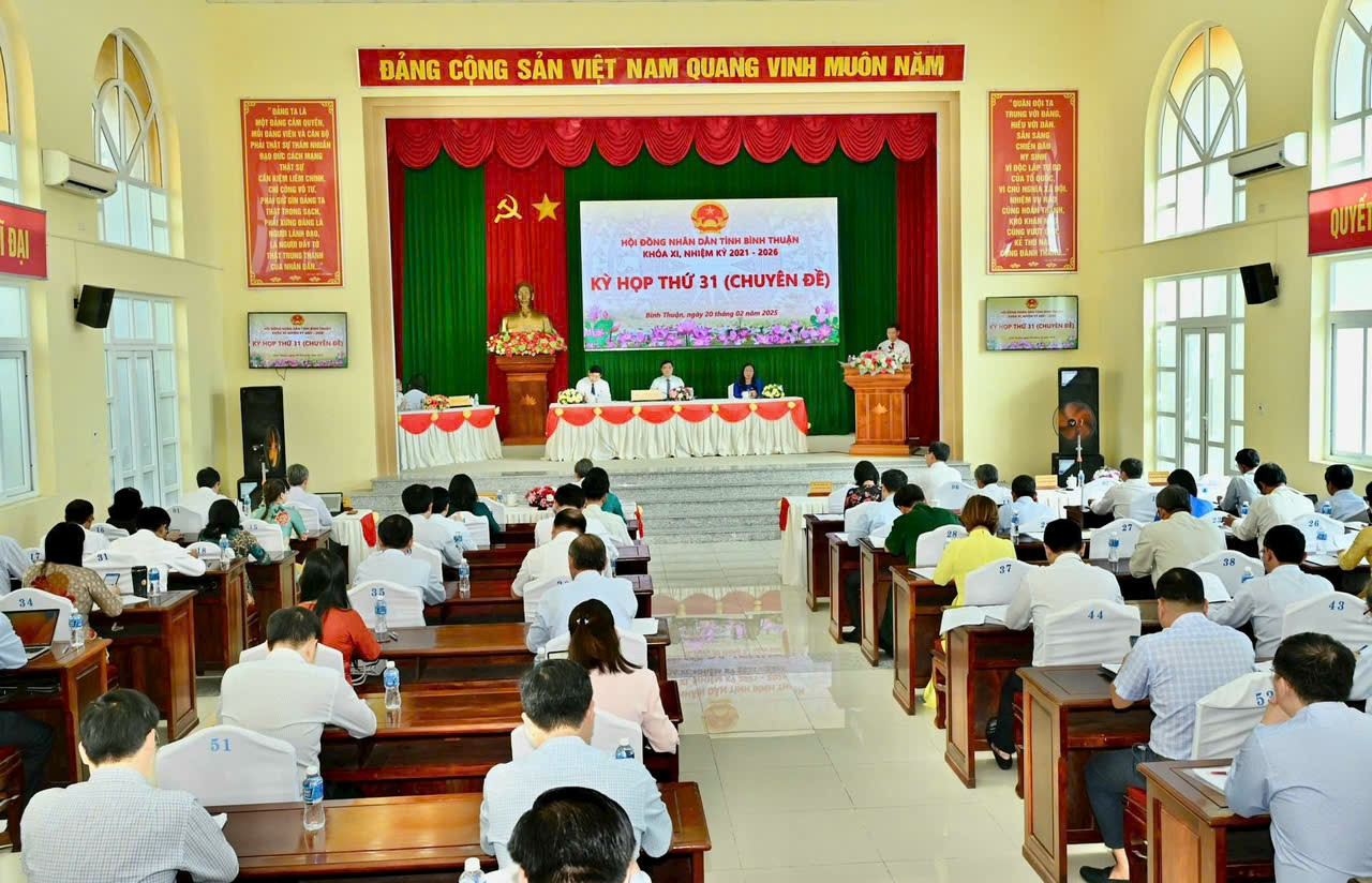 Sau khi thành lập và tổ chức lại, UBND tỉnh Bình Thuận có 13 cơ quan chuyên môn. Ảnh: báo Bình Thuận.