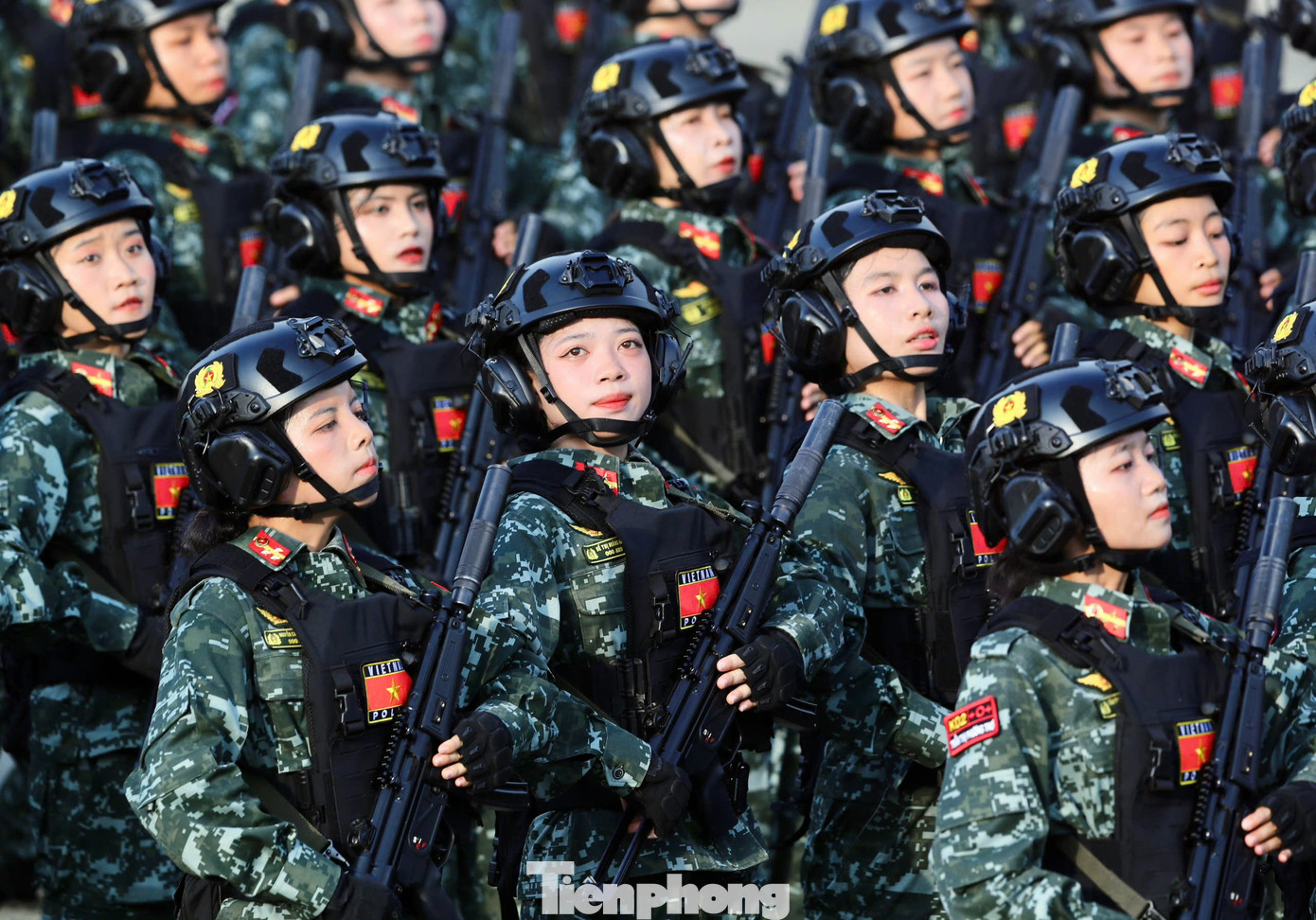 Với mỗi chiến sĩ, được góp mặt trong đội diễu binh diễu hành tại Lễ kỷ niệm 50 năm Ngày Giải phóng hoàn toàn miền Nam, thống nhất đất nước, không chỉ là nhiệm vụ, mà còn là vinh dự thiêng liêng, là khoảnh khắc đánh dấu tuổi trẻ được cống hiến cho Tổ quốc.