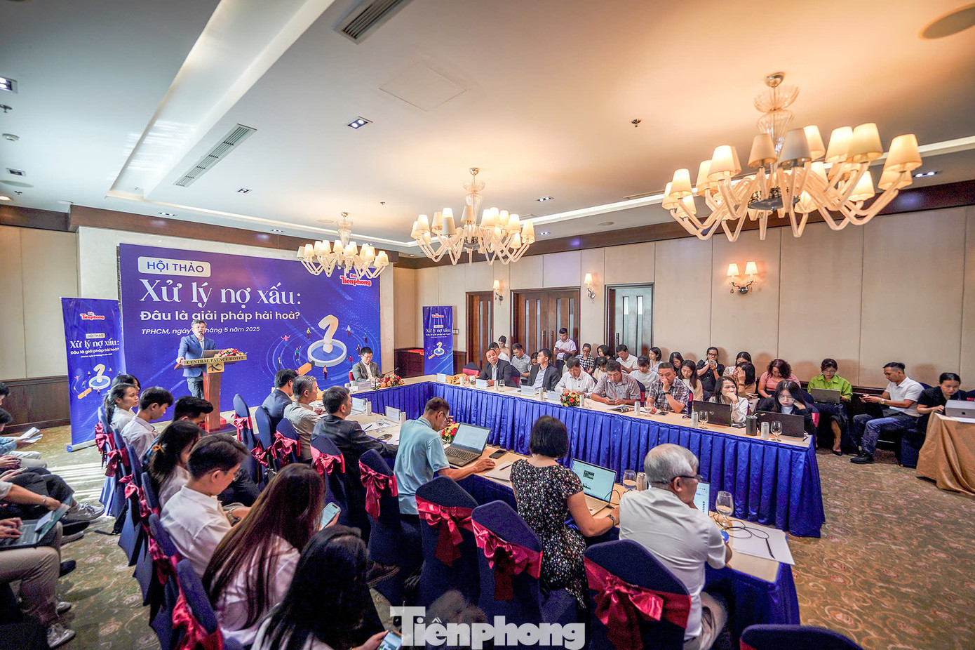 Hội thảo “Xử lý nợ xấu: Đâu là giải pháp hài hoà?” do Báo Tiền Phong tổ chức sáng 27/5, tại TPHCM.