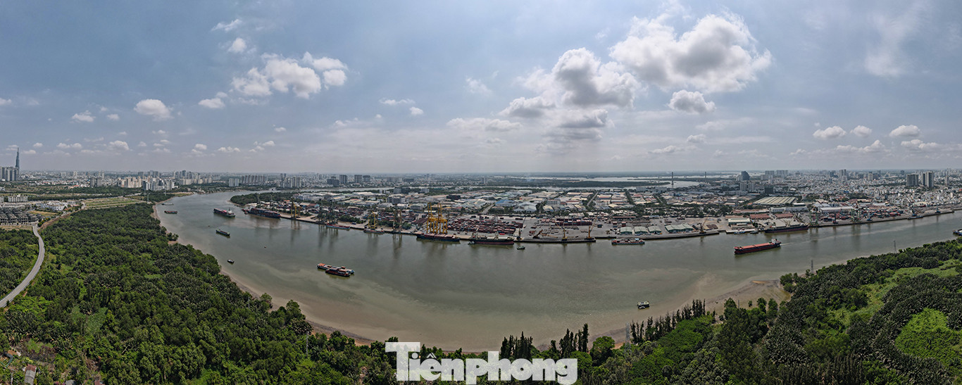 Với khát vọng làm đòn bẩy cho phát triển kinh tế vùng, TPHCM trở thành khu đô thị đáng sống, thu hút đầu tư nước ngoài.