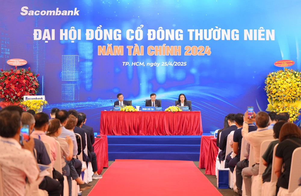 Chủ tọa đoàn đại hội đồng cổ đông thường niên 2024 của Sacombank. Chủ tọa đoàn đại hội đồng cổ đông thường niên 2024 của Sacombank.