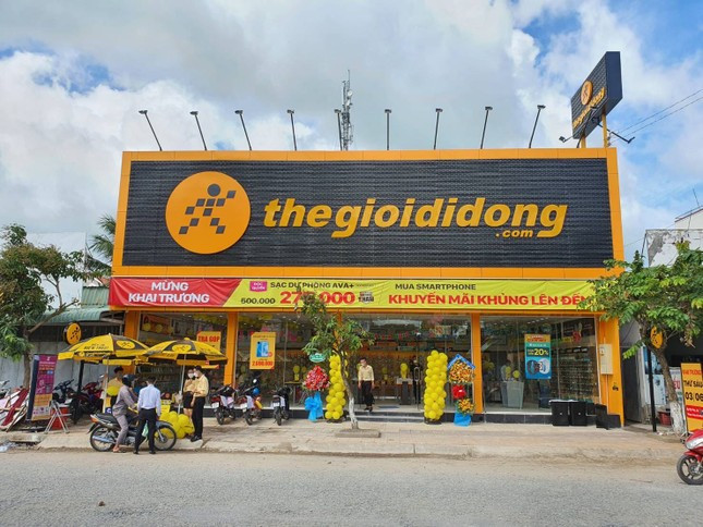 Kết thúc năm 2024, Thế giới Di động còn gần 64.000 nhân viên, giảm hơn 1.750 người so với thời điểm đầu năm. Kết thúc năm 2024, Thế giới Di động còn gần 64.000 nhân viên, giảm hơn 1.750 người so với thời điểm đầu năm.