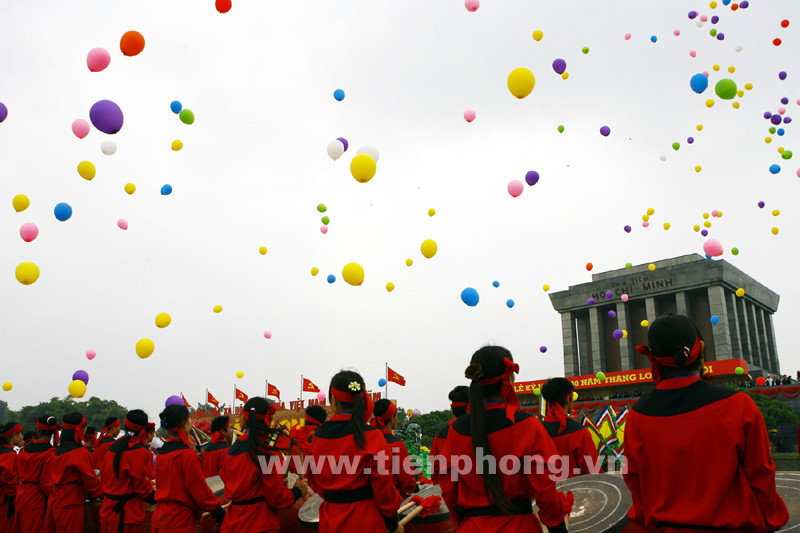 Toàn cảnh lễ diễu binh, diễu hành mừng Đại lễ ảnh 21