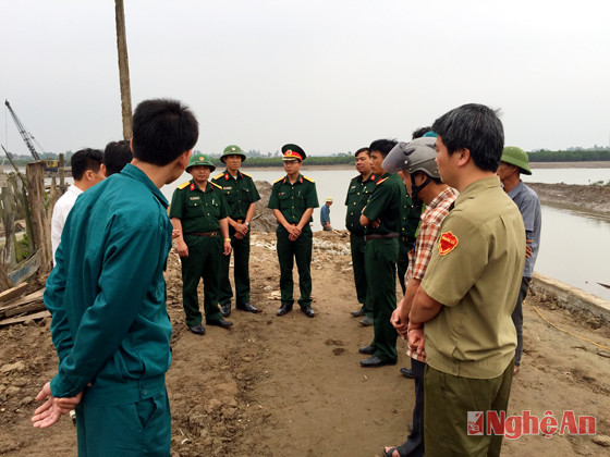 Lạnh gáy với quả bom 3 tạ 'núp' dưới lòng sông ở Nghệ An ảnh 5