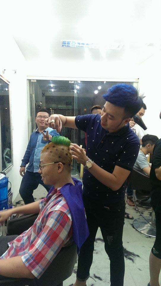 Cư dân mạng 'náo loạn' vì chàng trai ‘Đầu dứa’ ảnh 2