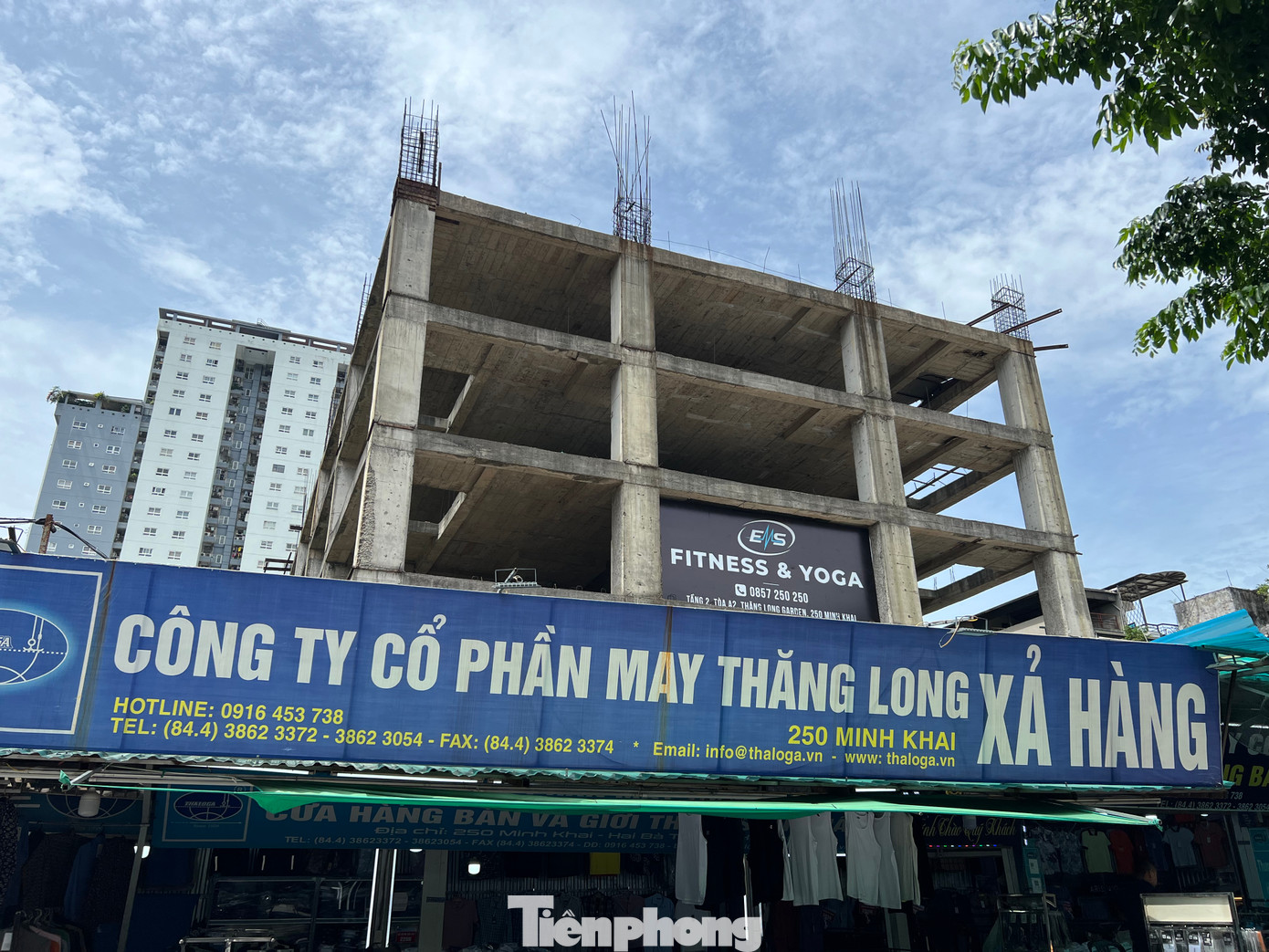 Năm 2013, sau khi di dời nhà máy trên khu đất rộng 13.000m2 tại số 250 Minh Khai (quận Hai Bà Trưng, Hà Nội), Công ty Cổ phần May Thăng Long ra mắt Dự án Thăng Long Garden.