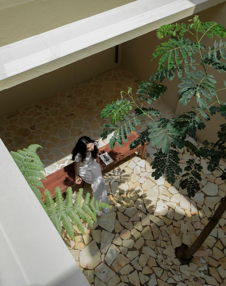 Thiết kế này ưu tiên tôn trọng thiên nhiên và bảo tồn hầu hết vẻ đẹp tự nhiên của địa điểm.