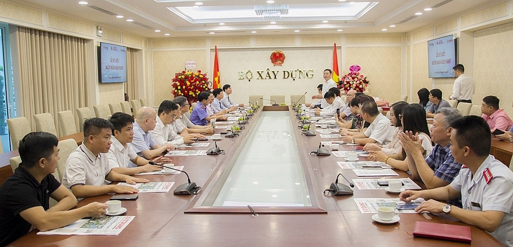 Toàn cảnh buổi lễ ký kết.