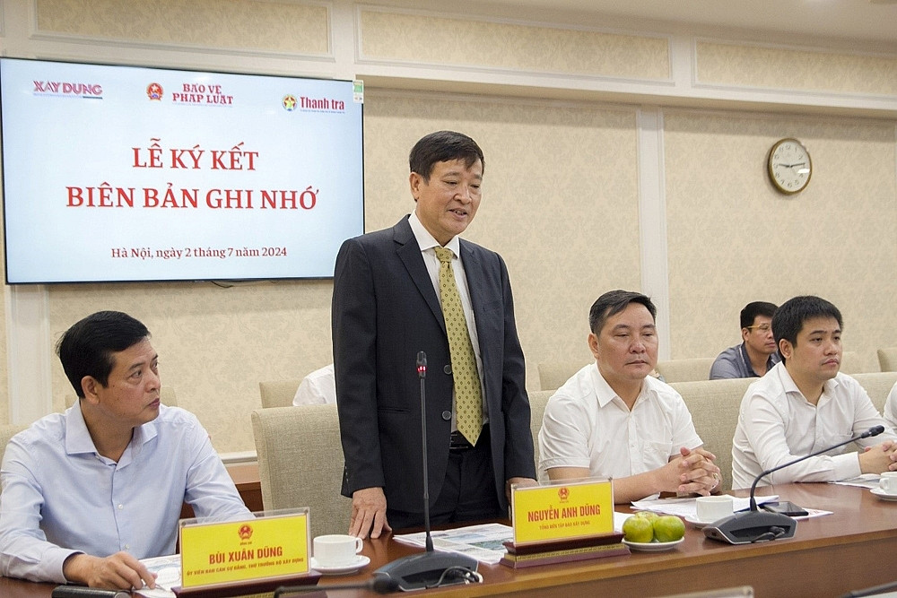 Tổng Biên tập Báo Xây dựng Nguyễn Anh Dũng phát biểu tại buổi lễ.