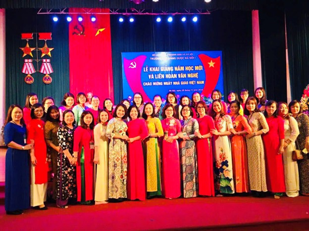 Tập thể nữ cán bộ, giảng viên Nhà trường.