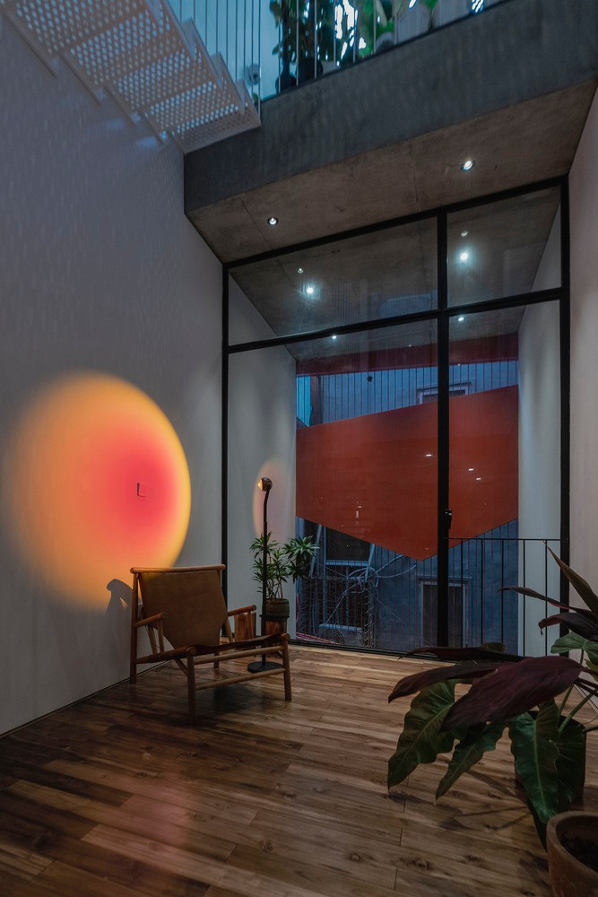 Nội thất trong nhà ưu tiên sử dụng vật liệu bằng gỗ để tạo ra sự thân thiện và ấm cúng.