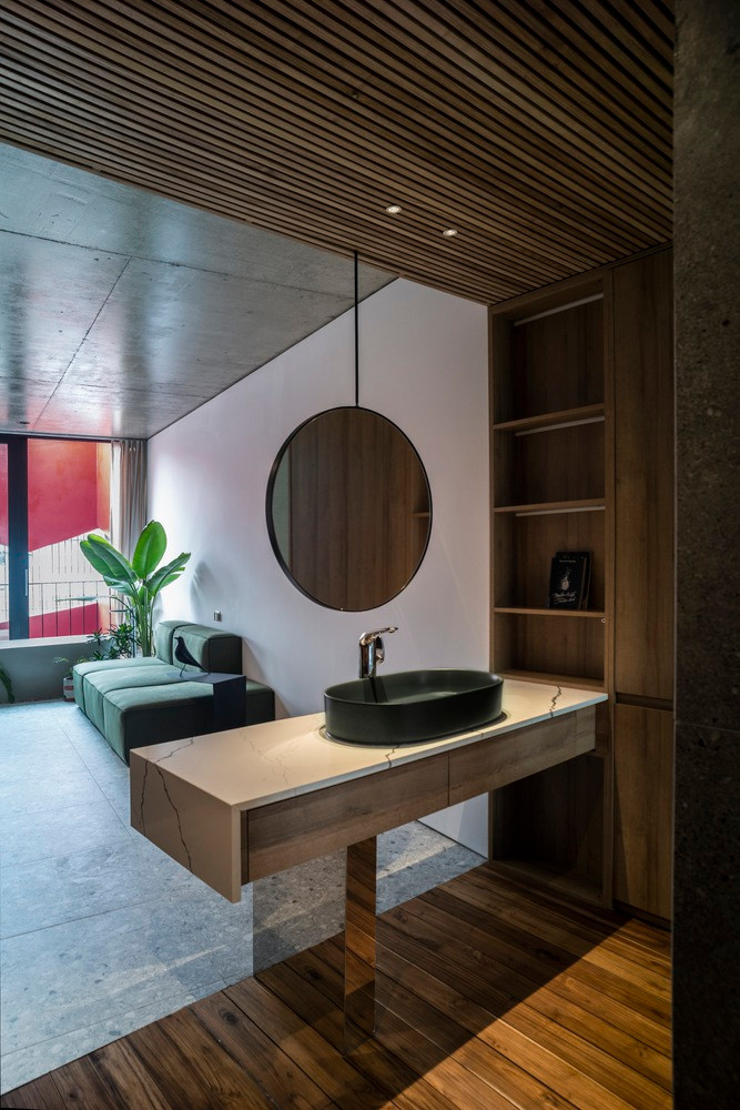 Nội thất trong nhà ưu tiên sử dụng vật liệu bằng gỗ để tạo ra sự thân thiện và ấm cúng.