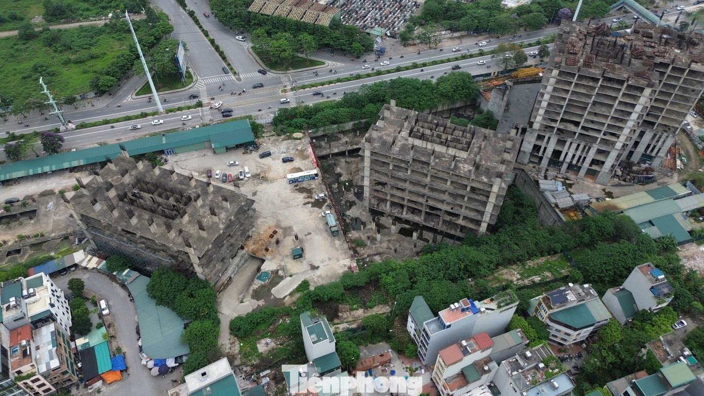 Chuyên gia cho rằng người mua cần tìm hiểu thật chính xác thông tin của chủ đầu tư dự án và uy tín của họ trong việc thanh toán các khoản nợ với tổ chức tín dụng. Chuyên gia cho rằng người mua cần tìm hiểu thật chính xác thông tin của chủ đầu tư dự án và uy tín của họ trong việc thanh toán các khoản nợ với tổ chức tín dụng.