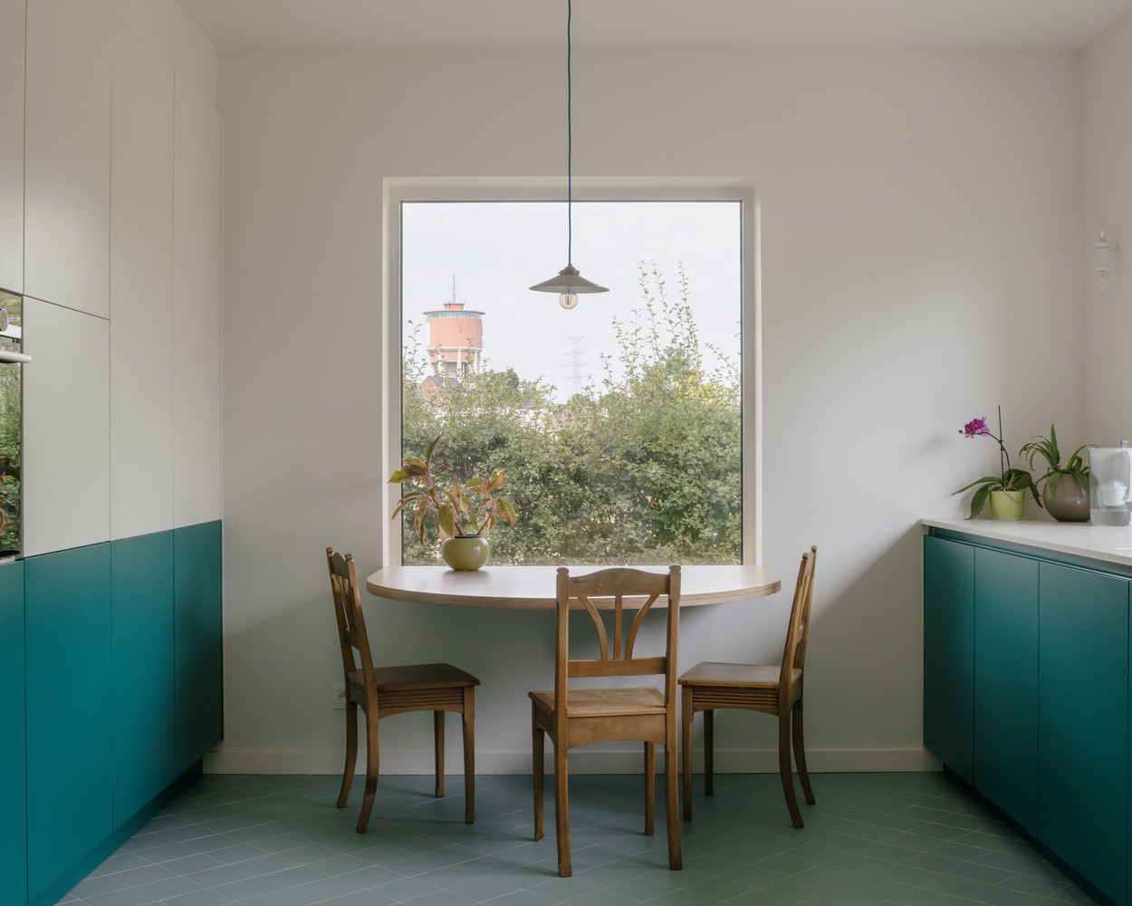 Nội thất kết hợp sử dụng gỗ sáng màu, tường trung tính để đem lại cảm giác êm dịu. Nội thất kết hợp sử dụng gỗ sáng màu, tường trung tính để đem lại cảm giác êm dịu.