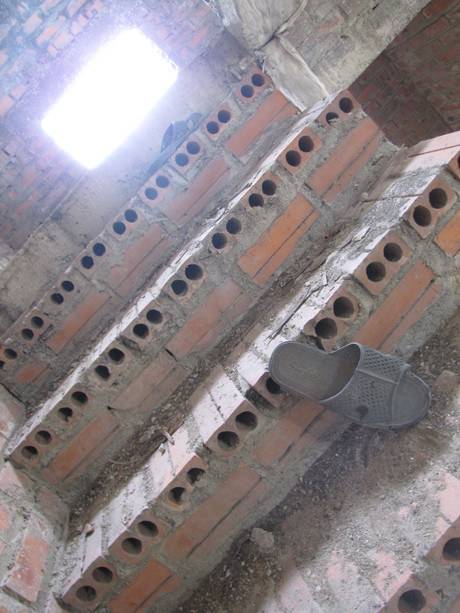 Bên trong một căn nhà hoang trước đây từng có người ở