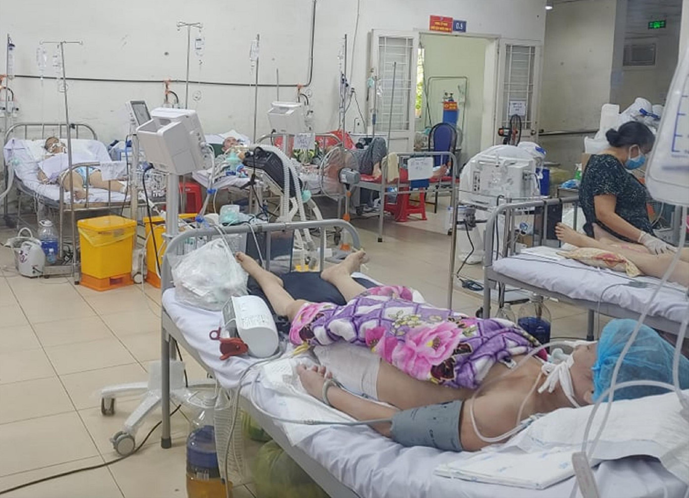 Những bệnh nhân ung thư giai đoạn cuối mắc COVID-19 đang được điều trị tại Bệnh viện Dã chiến tại Chung cư Bình Minh trên địa bàn TP Thủ Đức- ảnh Vân Sơn Những bệnh nhân ung thư giai đoạn cuối mắc COVID-19 đang được điều trị tại Bệnh viện Dã chiến tại Chung cư Bình Minh trên địa bàn TP Thủ Đức- ảnh Vân Sơn