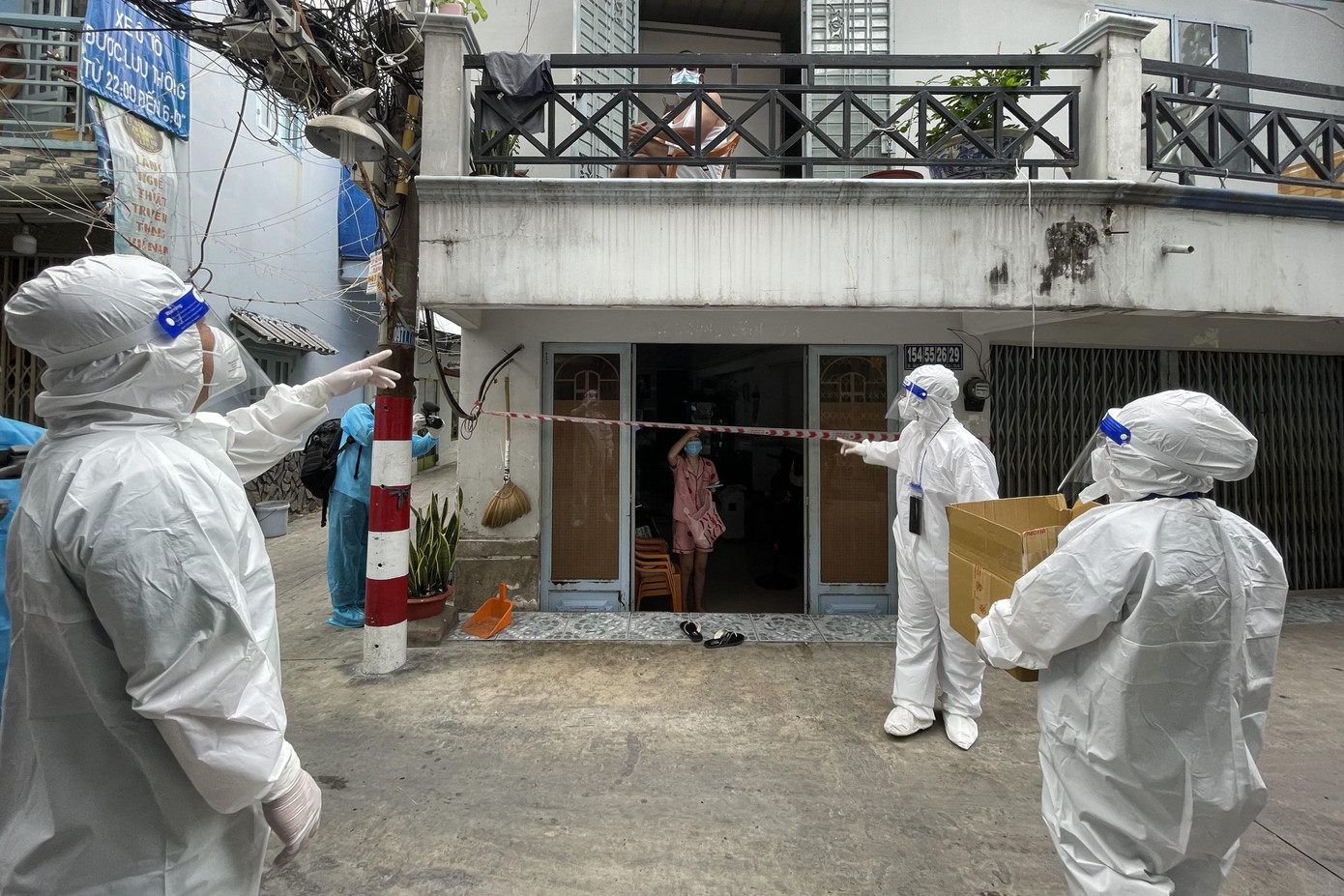 TPHCM tiếp tục thực hiện xét nghiệm diện hẹp ở các khu dân cư để bóc tách triệt để F0 TPHCM tiếp tục thực hiện xét nghiệm diện hẹp ở các khu dân cư để bóc tách triệt để F0