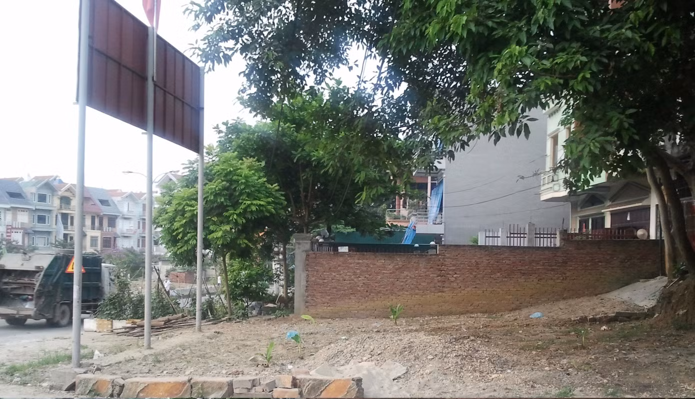 Lô đất 130 m2 sân chơi được cấp cho con gái, con rể một vị Phó Chủ tịch UBND tỉnh Phú Thọ gây bất bình cho người dân địa phương