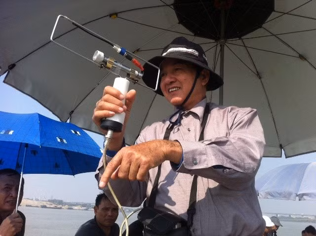 Ăng ten liên tục quay, nhưng vẫn chưa thể tìm được thi thể chị Huyền