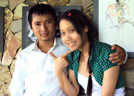 Vài ngày trước khi xuống tay sát hại người yêu cũ, Khuyến liên tiếp đưa những bức ảnh chụp chung vơi chị H. thời điểm hai người còn yêu nhau. Vài ngày trước khi xuống tay sát hại người yêu cũ, Khuyến liên tiếp đưa những bức ảnh chụp chung vơi chị H. thời điểm hai người còn yêu nhau