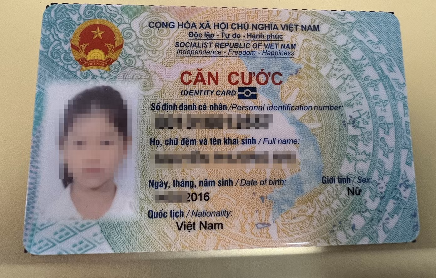 Mẫu thẻ căn cước và chứng nhận căn cước.